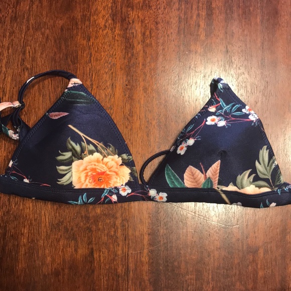 Triangl Bathing Suit Set - Picture 3 of 5